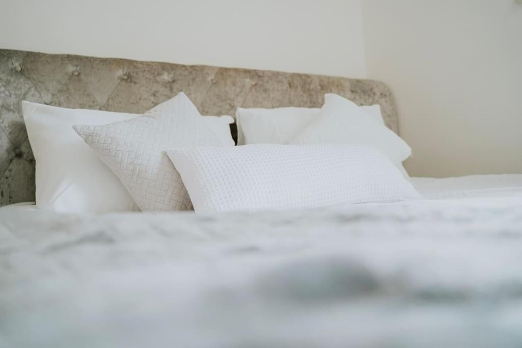 Linen Cottage- Parking, Leds, 4K Tvs, 5G Wifi And More! Bath Kültér fotó