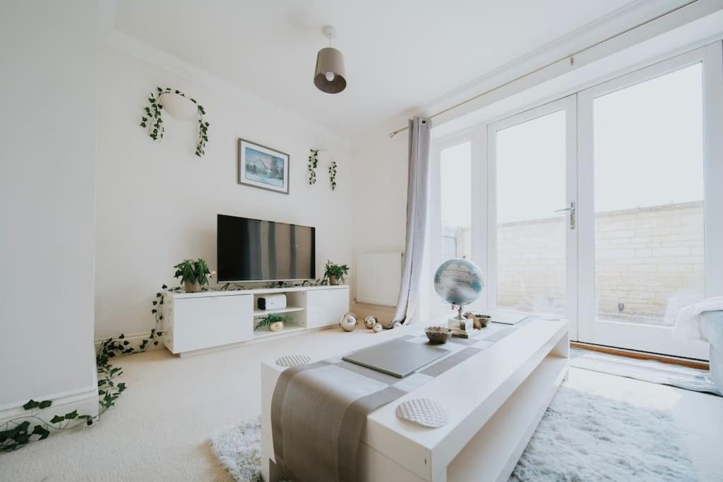 Linen Cottage- Parking, Leds, 4K Tvs, 5G Wifi And More! Bath Kültér fotó