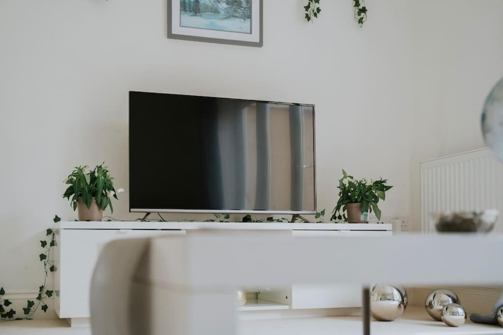 Linen Cottage- Parking, Leds, 4K Tvs, 5G Wifi And More! Bath Kültér fotó