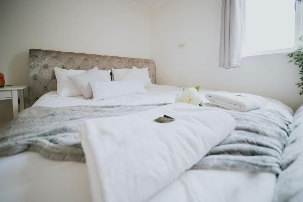 Linen Cottage- Parking, Leds, 4K Tvs, 5G Wifi And More! Bath Kültér fotó