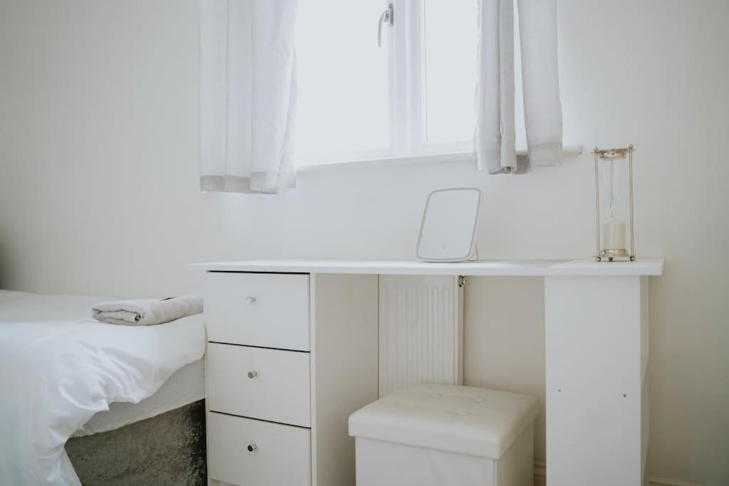 Linen Cottage- Parking, Leds, 4K Tvs, 5G Wifi And More! Bath Kültér fotó