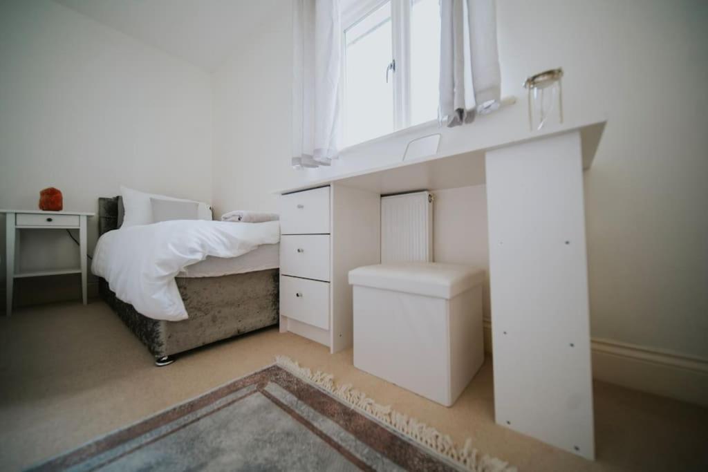 Linen Cottage- Parking, Leds, 4K Tvs, 5G Wifi And More! Bath Kültér fotó